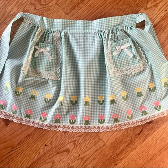 Vintage Accessories - Vintage 100% cotton green gingham embroidered apron with lace trim -love…